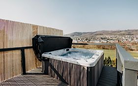 Traumwohnung Mit Sauna, Whirlpool & Wunderschoener Aussicht