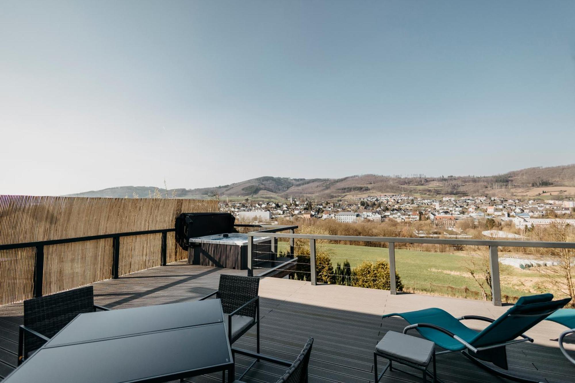 Traumwohnung Mit Sauna, Whirlpool & Wunderschoener Aussicht Plettenberg Exterior foto