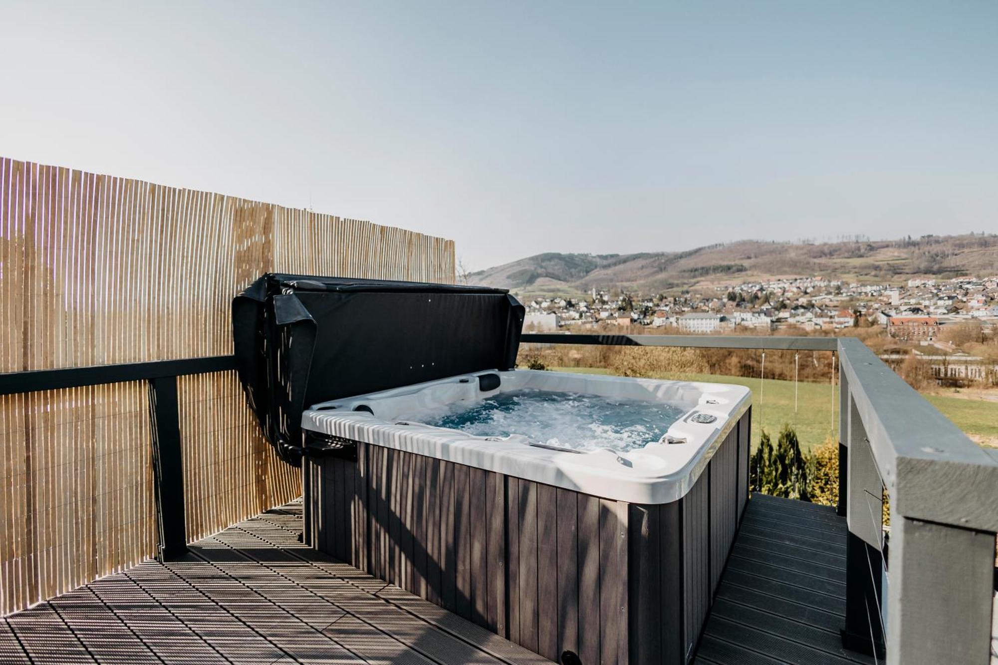 Traumwohnung Mit Sauna, Whirlpool & Wunderschoener Aussicht Plettenberg Exterior foto